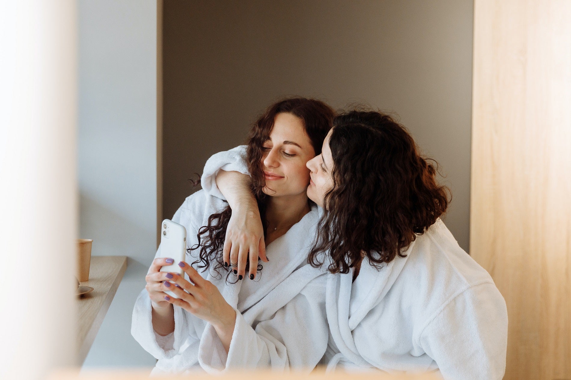 How Should You Sleep with Osteoporosis? Maxyoyo