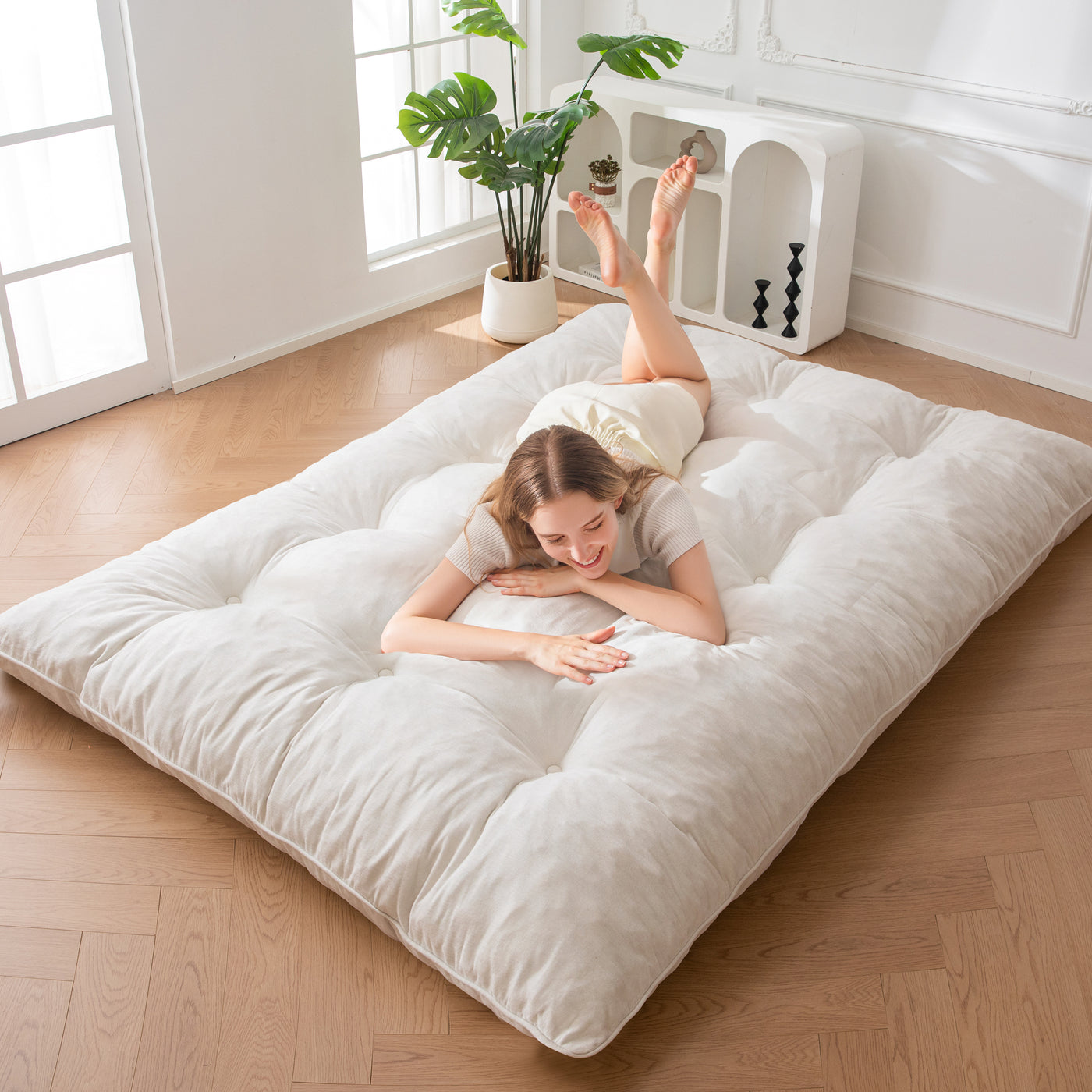 MAXYOYO Floor Futon Mattress, 6 Inch Tufted Folding Mattress with Chenille Fabric, Floor Sofa Bed Guest Couch Bed for Adults, Beige