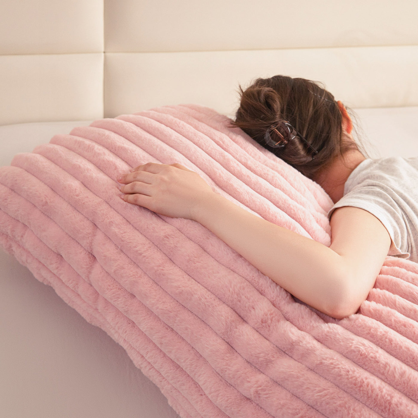 MAXYOYO Body Pillow - Ultra Striped Faux Fur Long Bed Pillows for Sleeping (20 x 54 Inch, Pink)