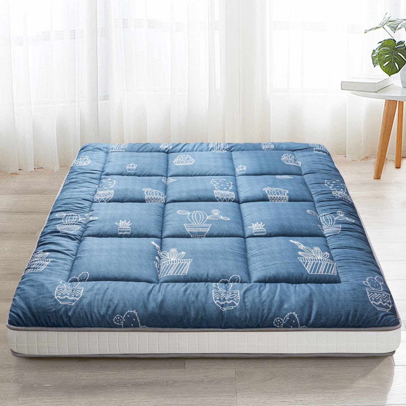 MAXYOYO Padded Japanese Floor Mattress,  Grey Cactus Pattern Futon Mattress Extra Thick Folding Sleeping Pad