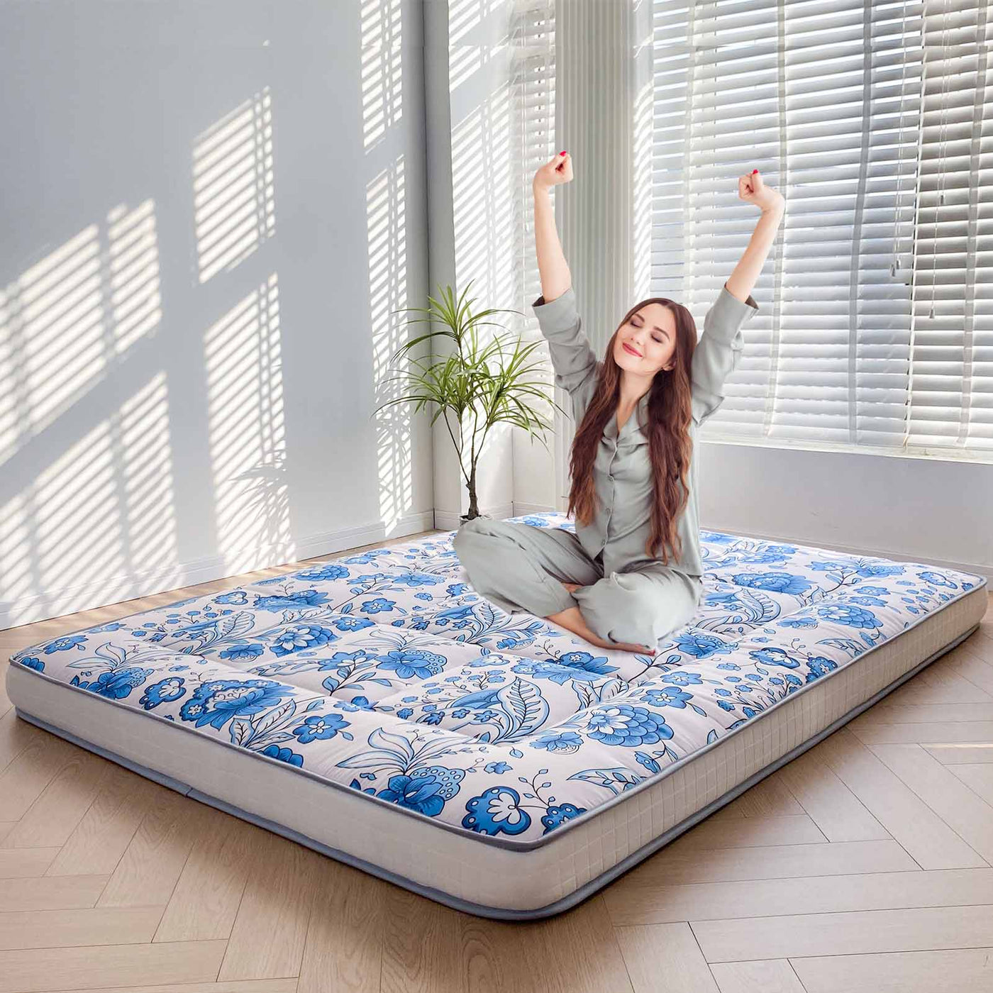 MAXYOYO 6" Extra Thick Japanese Futon Bed, Little Fresh Blue Flower Pattern Floor Mattress for Home