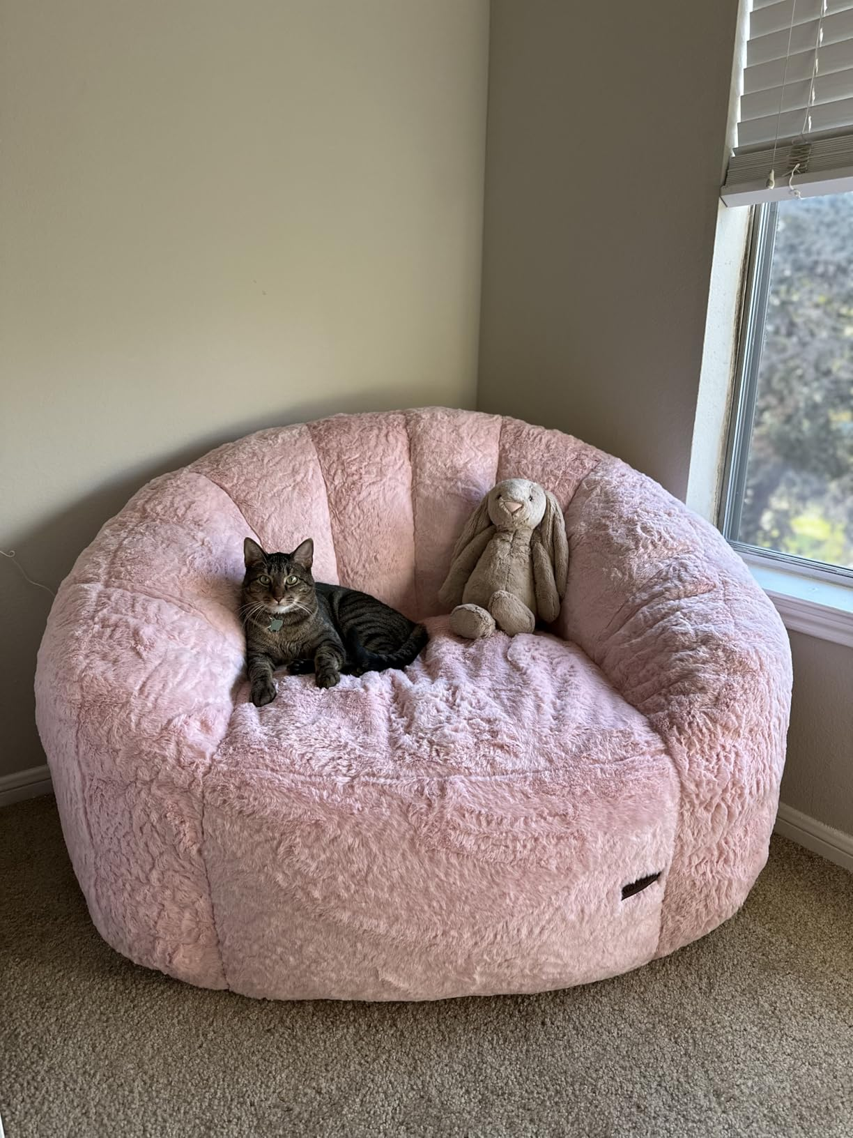 MAXYOYO Giant Bean Bag Chair - Faux Fur Oversized Shell Design for Reading (Pink)