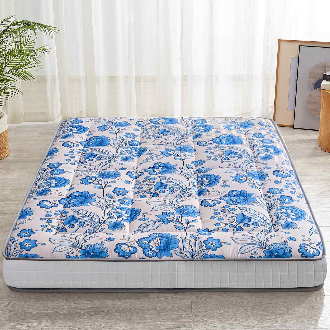 MAXYOYO 4" Extra Thick Japanese Futon Bed, Little Fresh Blue Flower Pattern Floor Mattress for Home