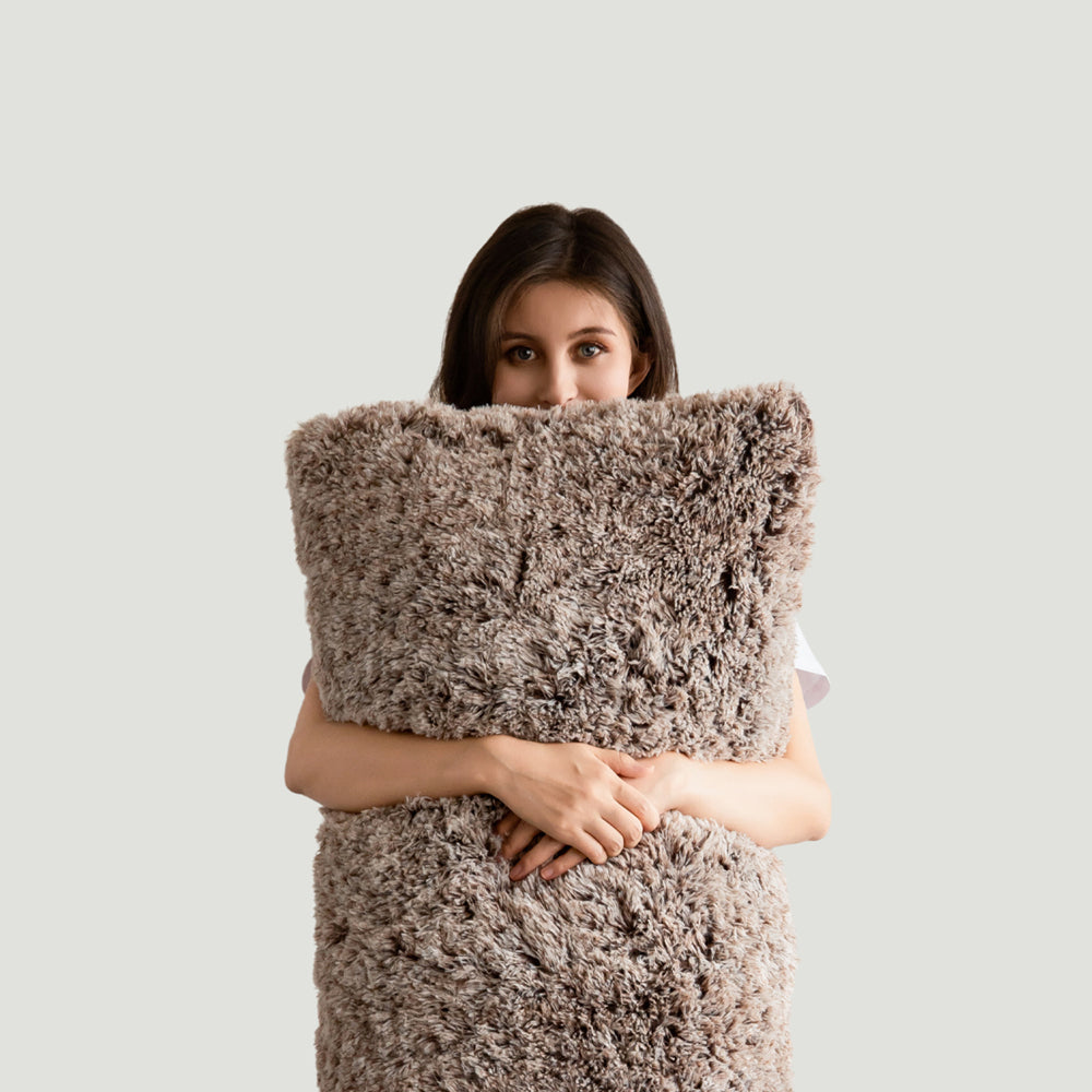 MAXYOYO Ultra Luxury Faux Fur Body Pillow, Coffee – Maxyoyo