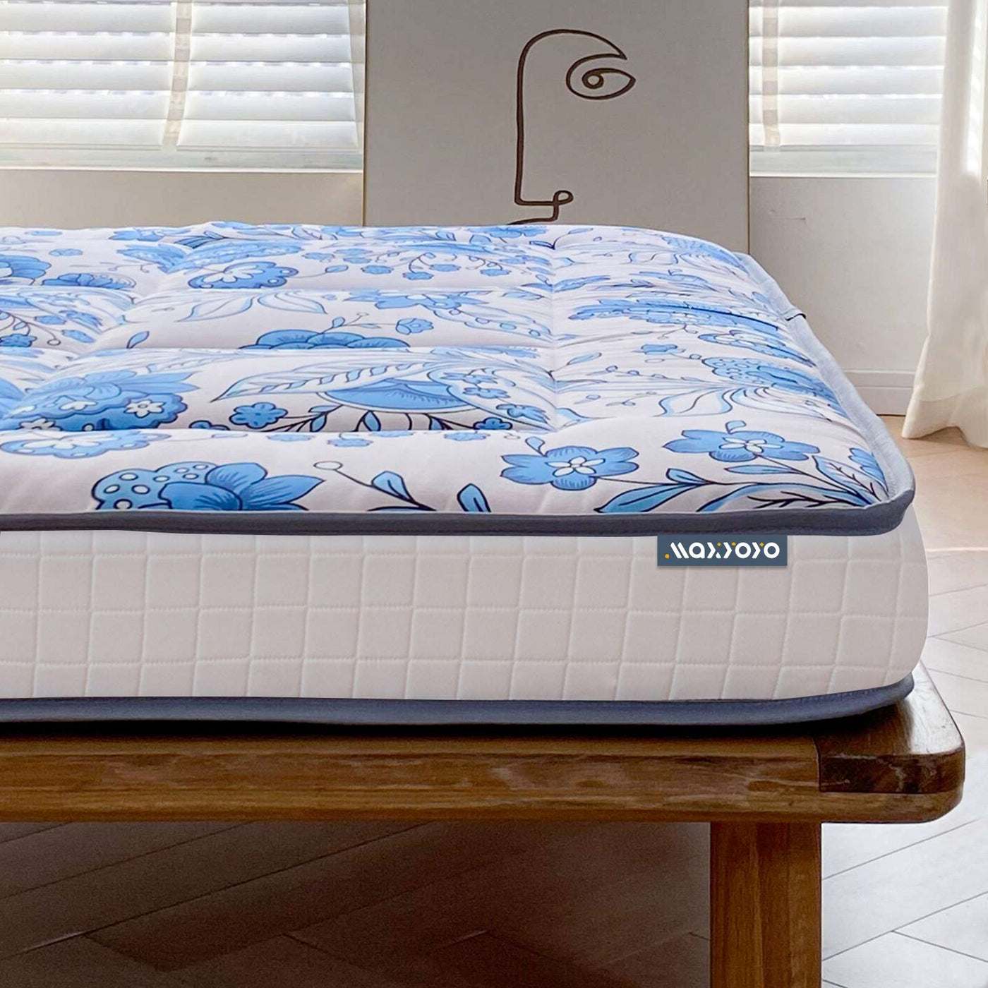MAXYOYO 4" Extra Thick Japanese Futon Bed, Little Fresh Blue Flower Pattern Floor Mattress for Home
