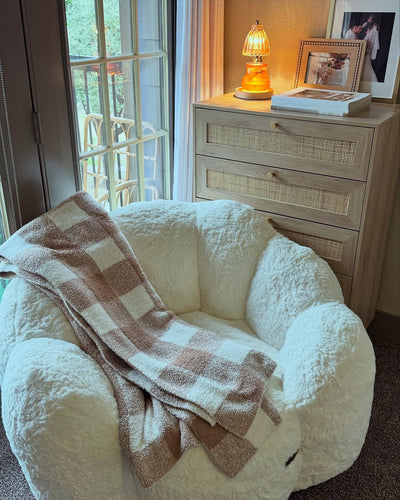 MAXYOYO Bean Bag Chair, Floral Shape Ultra Soft Faux Fur Petal Back Sofa for Adults, Single Size (Beige)