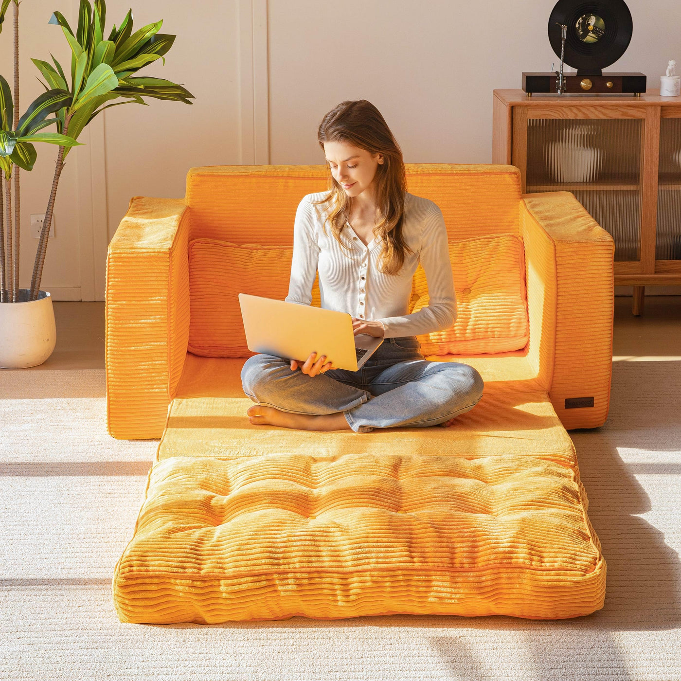 MAXYOYO Convertible Sofa Bed - Pull Out Loveseat Sleeper Sofa, Orange